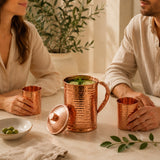 SAVOIR-FAIRE ARTISAN — CARAFE MARTELÉE EN CUIVRE