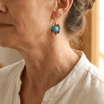 BOUCLES D'OREILLES COLORÉ TURQUOISEETCORAIL FLORAL PENDENTIF