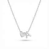 COLLIER AVEC INITIALE EN FORME DE CŒUR