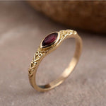 BAGUE VINTAGE ROUGE INCRUSTÉ PIERRE OR