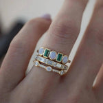 BAGUES VINTAGE AVEC BLANC ET VERT OPALE