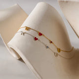 COLLIER AVEC INITIALE EN FORME DE CŒUR
