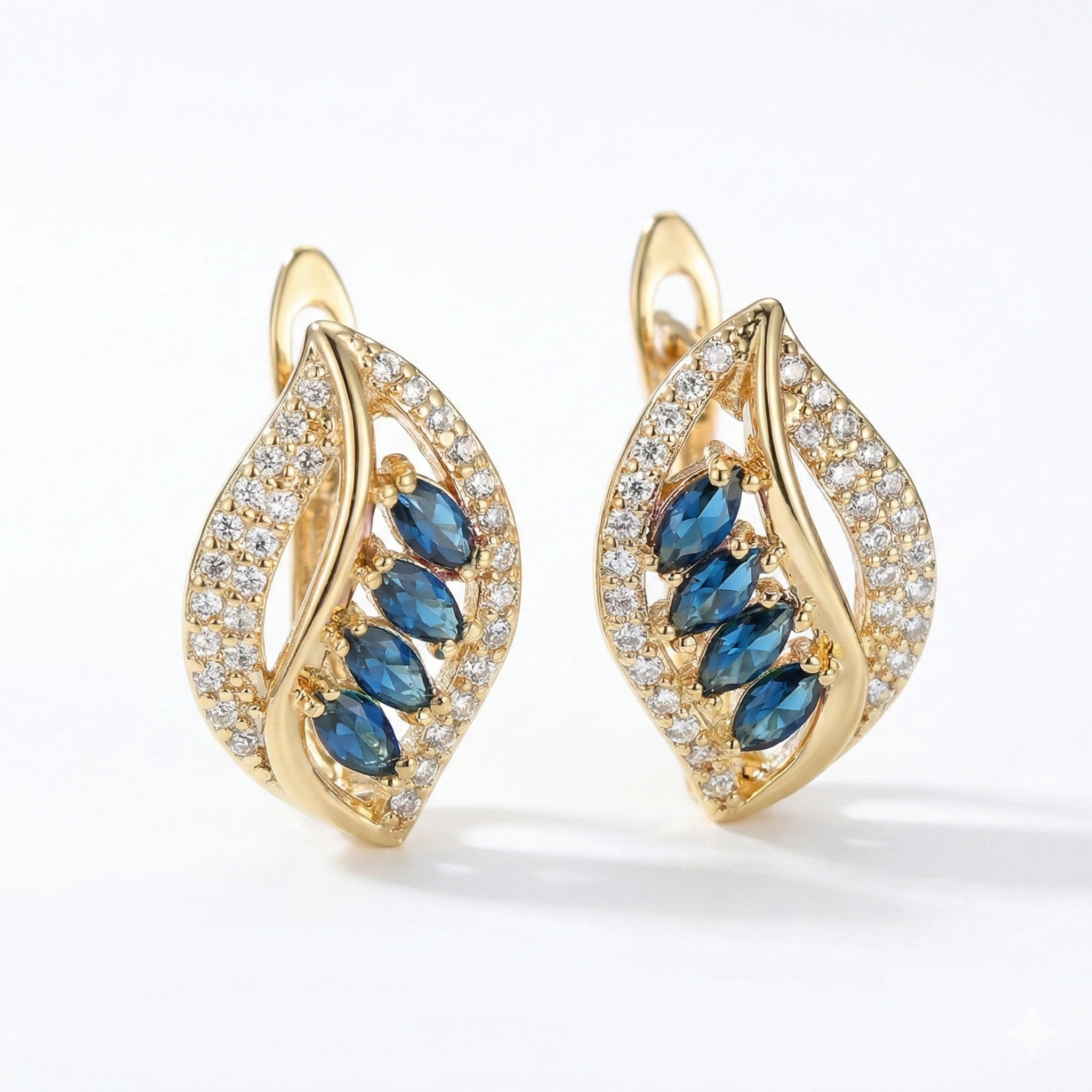 Isola Caelurelle Gold Earrings