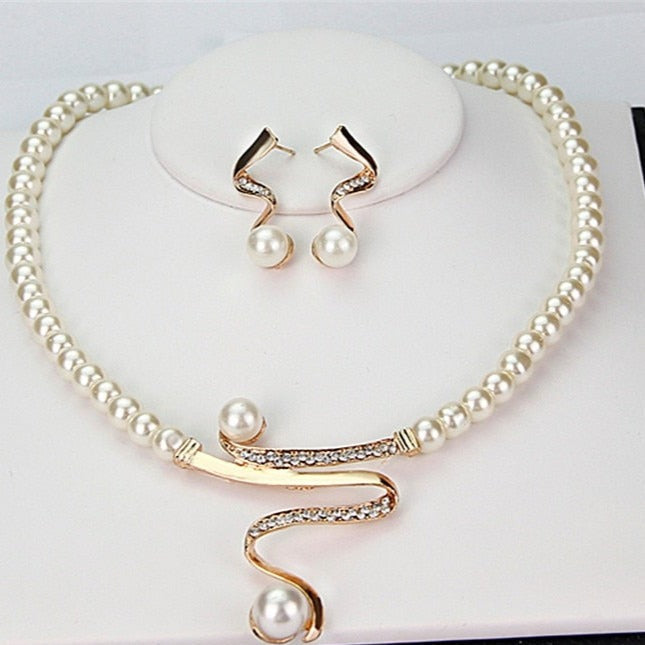 ENSEMBLE DE BOUCLES COLLIER PERLES