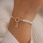 Auden Clé Letter Bracelet | Gold