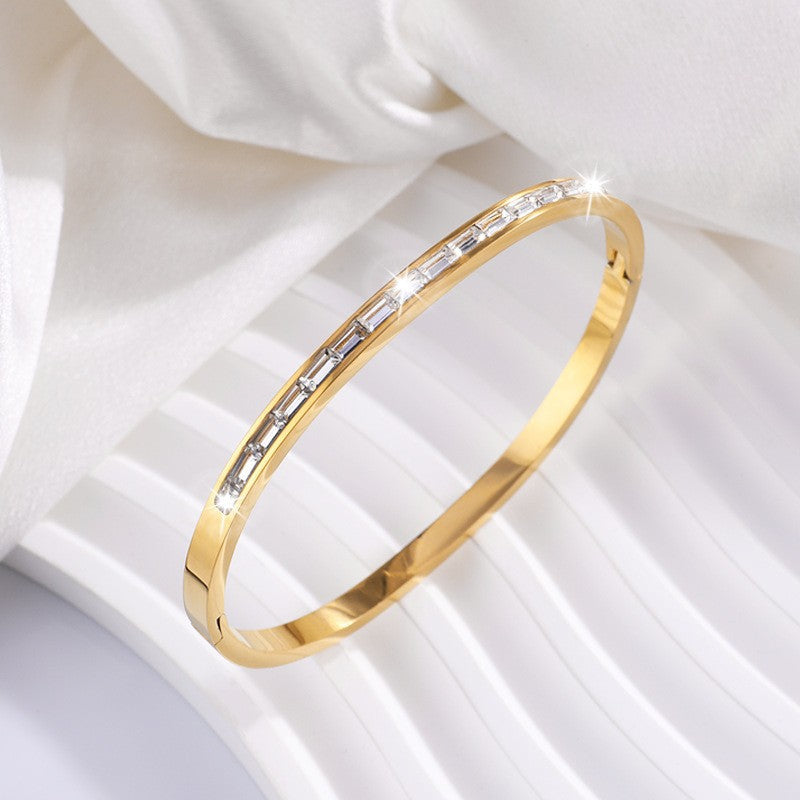 Isa Bracelet | Gold