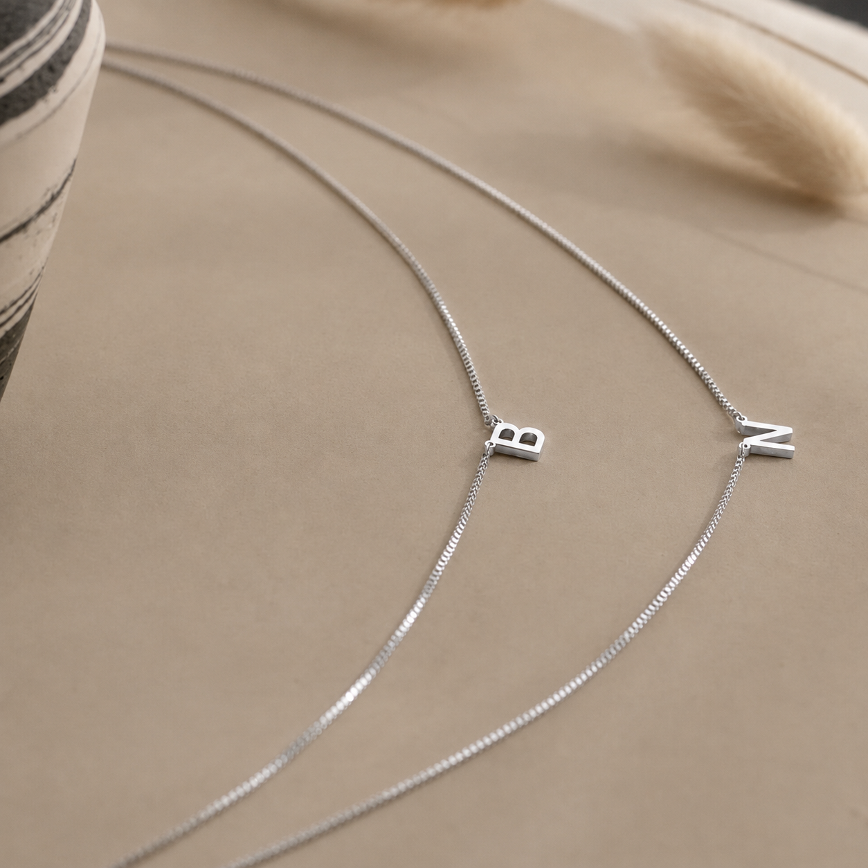 COLLIER À DOUBLE LETTRE