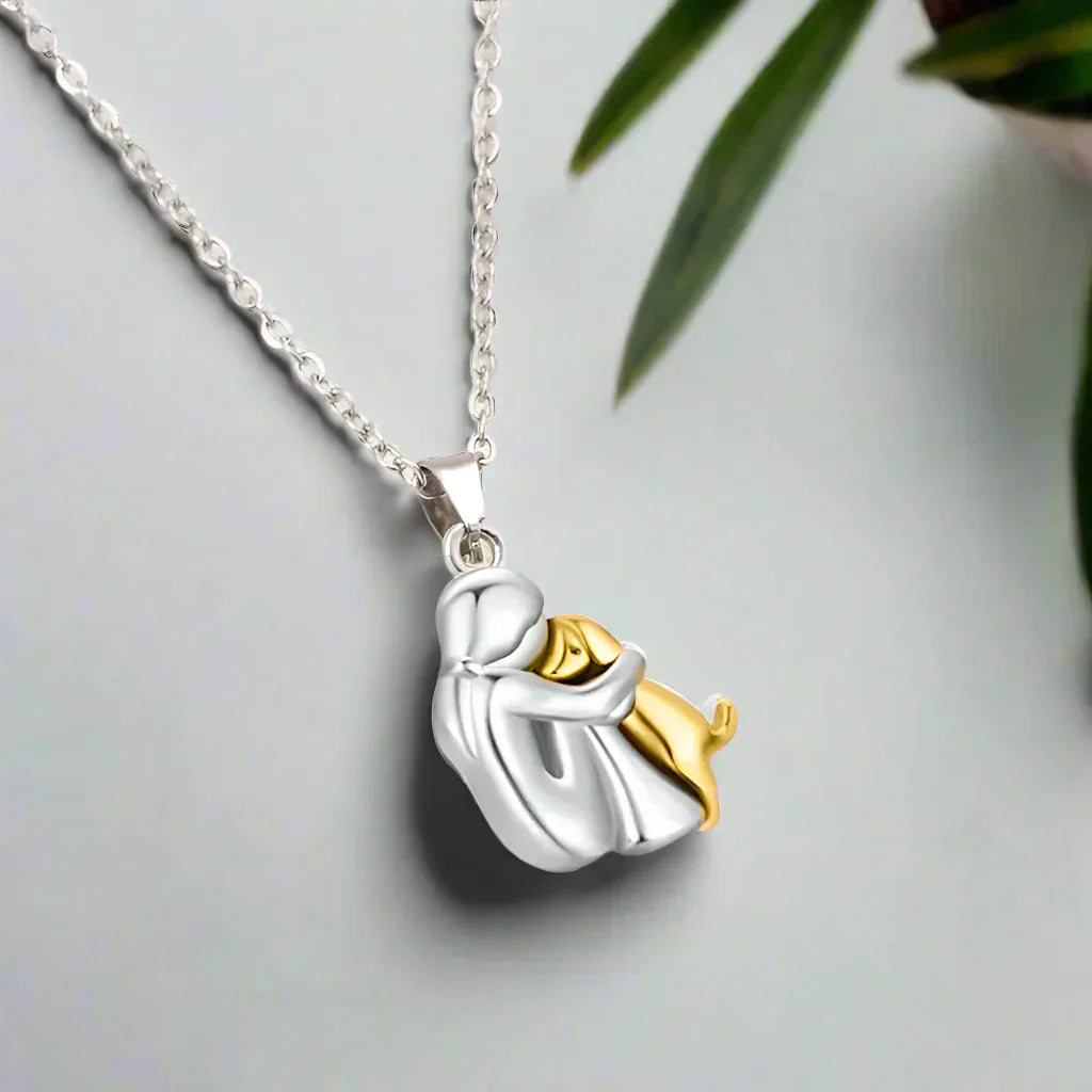 HUG COLLIER PENDENTIF