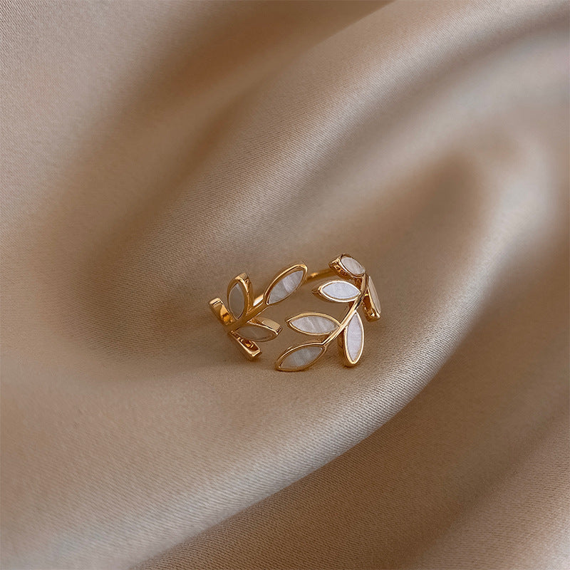 BAGUE BLANC OPALE FEUILLE RÉGLABLE