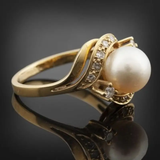 BAGUE ÉLÉGANT AVEC PERLE ET BRILLANT OR
