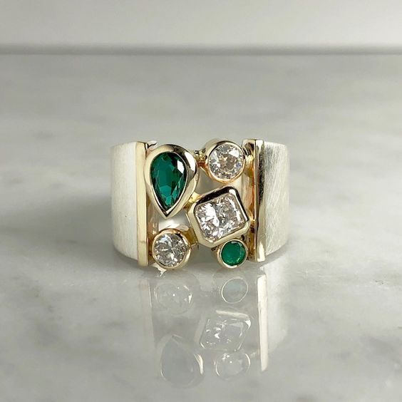 BAGUE VINTAGE VERT VERRE ZIRCONE