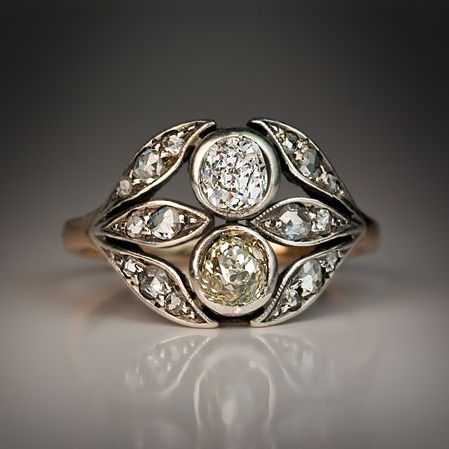 BAGUE VINTAGE ÉCLATANT TRÉSOR