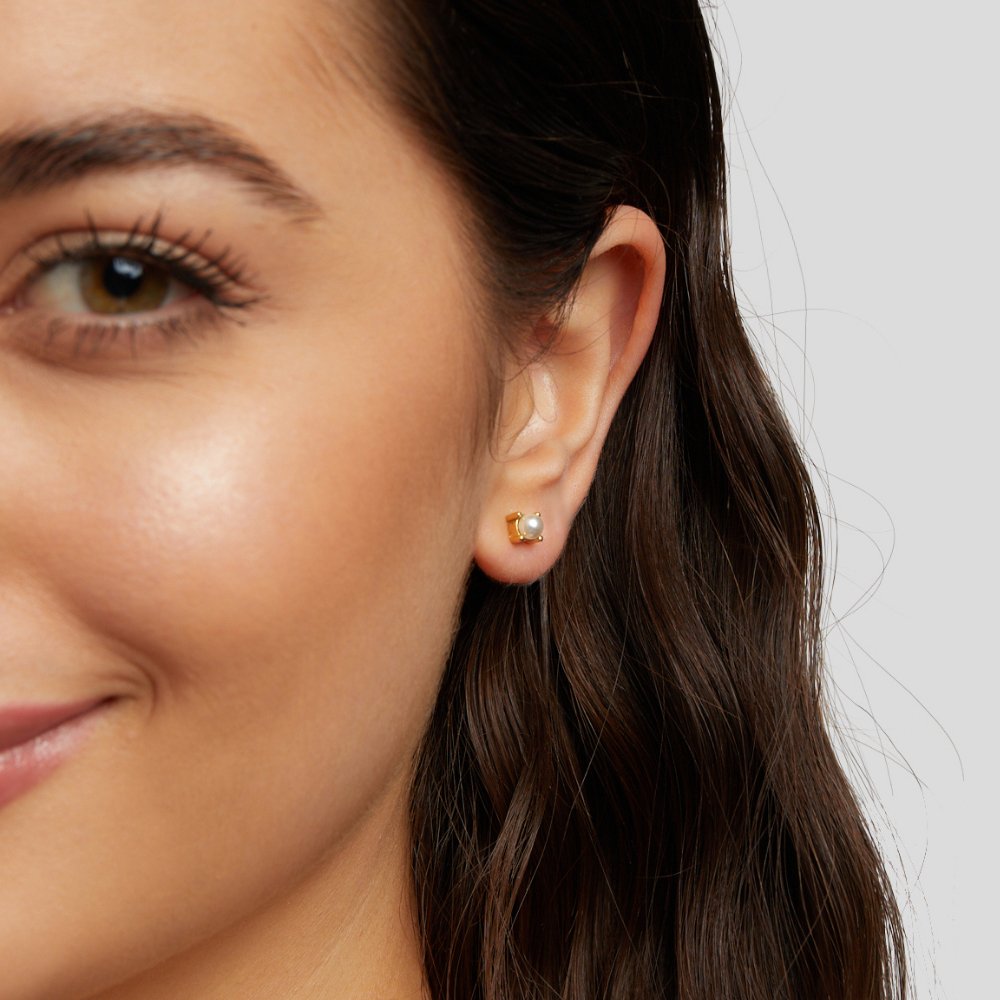 Sofia Pearl Stud - Earrings